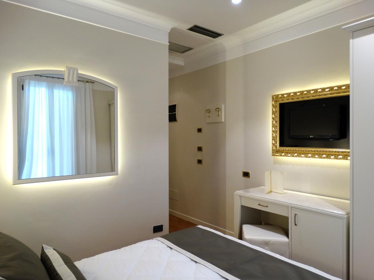 Novecento Suite Hotel Riccione Exteriör bild